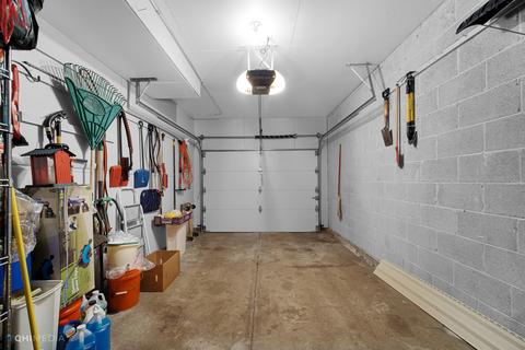 9394 Hamlin Ave, Des Plaines, IL 60016 photo 16