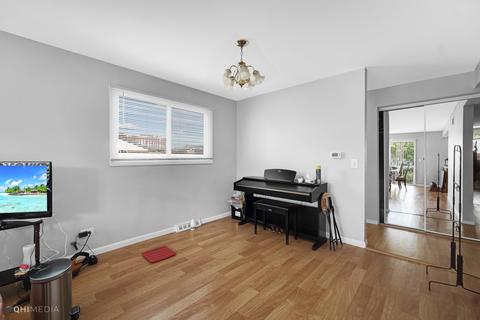 9394 Hamlin Ave, Des Plaines, IL 60016 photo 4