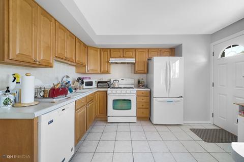 9394 Hamlin Ave, Des Plaines, IL 60016 photo 5