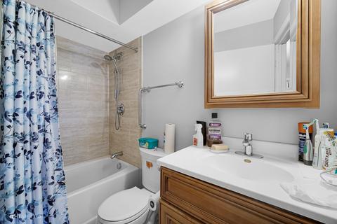 9394 Hamlin Ave, Des Plaines, IL 60016 photo 14