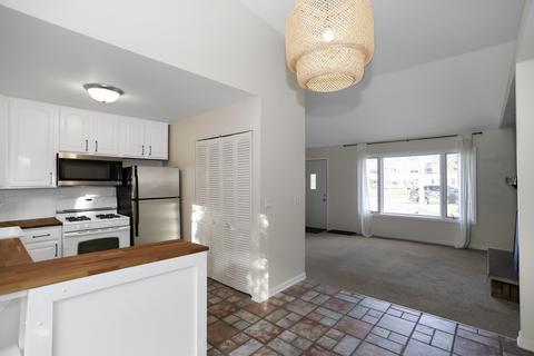 430 Knoll St, Wheaton, IL 60187 photo 7
