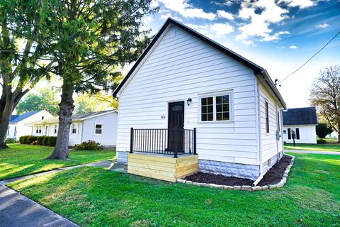 905 Kern St, Normal, IL 61761 photo 1