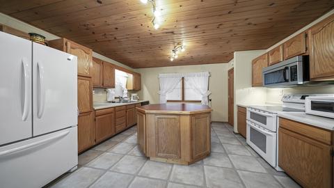 207 W 4th St, Leaf River, IL 61047 photo 3