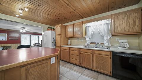 207 W 4th St, Leaf River, IL 61047 photo 4