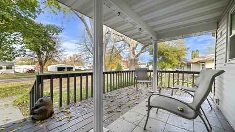 207 W 4th St, Leaf River, IL 61047 photo 2