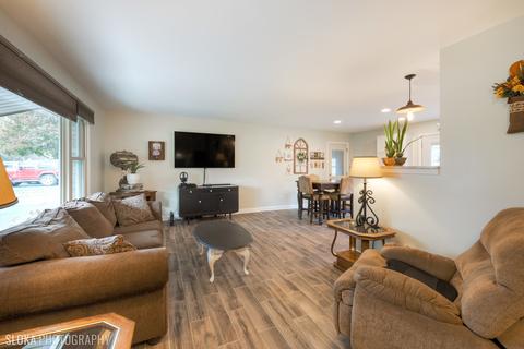 414 N Hill Rd, Mchenry, IL 60051 photo 2