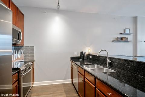 100 E 14th St #1408, Chicago, IL 60605 photo 7
