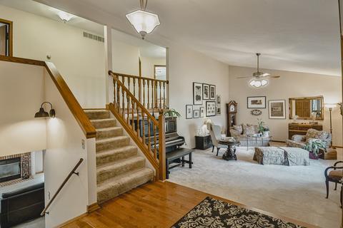 4245 Gloucester Rd, Roscoe, IL 61073 photo 4