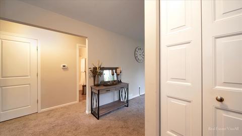 3 Tuileries Pl, Elgin, IL 60123 photo 3