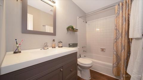 3 Tuileries Pl, Elgin, IL 60123 photo 5