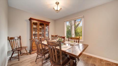 3 Tuileries Pl, Elgin, IL 60123 photo 6