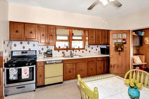 22 W 33rd Pl, Steger, IL 60475 photo 7