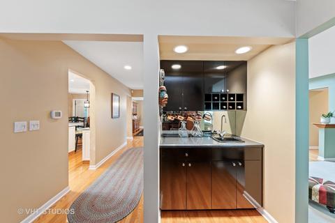 6 Oak Creek Rd, Rolling Meadows, IL 60008 photo 9