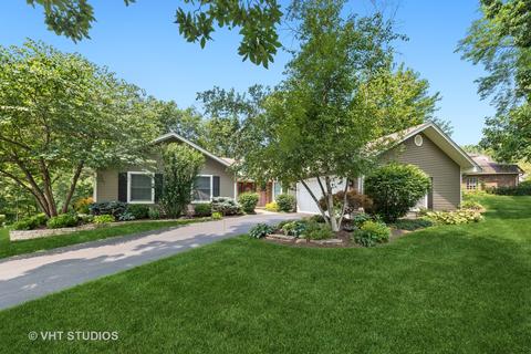 6 Oak Creek Rd, Rolling Meadows, IL 60008 photo 1