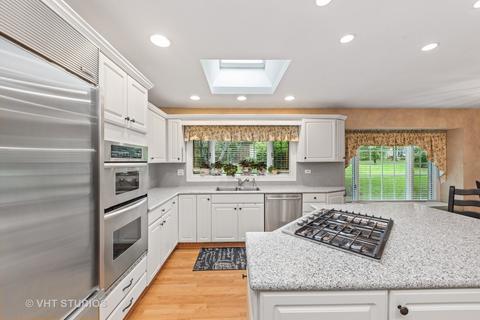 6 Oak Creek Rd, Rolling Meadows, IL 60008 photo 13