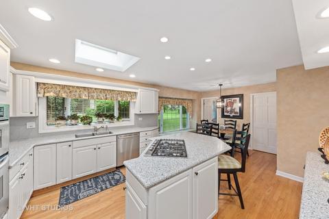 6 Oak Creek Rd, Rolling Meadows, IL 60008 photo 12