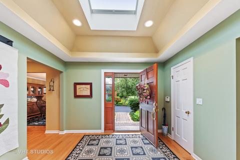 6 Oak Creek Rd, Rolling Meadows, IL 60008 photo 5