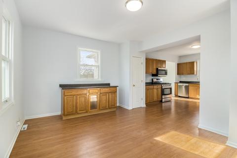 301 Edwards Ave, East Dundee, IL 60118 photo 9