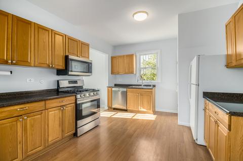 301 Edwards Ave, East Dundee, IL 60118 photo 10