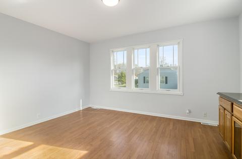 301 Edwards Ave, East Dundee, IL 60118 photo 7