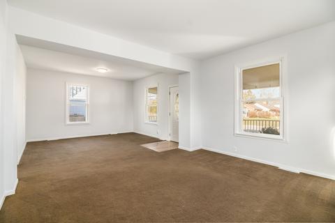 301 Edwards Ave, East Dundee, IL 60118 photo 6