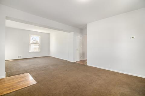 301 Edwards Ave, East Dundee, IL 60118 photo 5