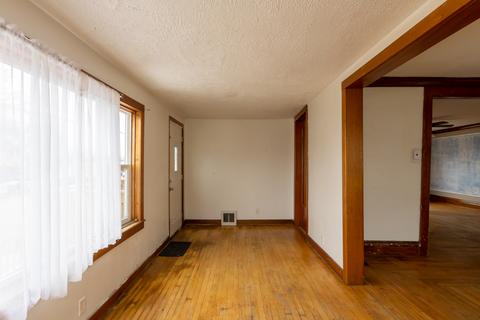 494 E State St, Sycamore, IL 60178 photo 8