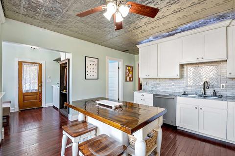 601 S Wheaton Ave, Wheaton, IL 60187 photo 8