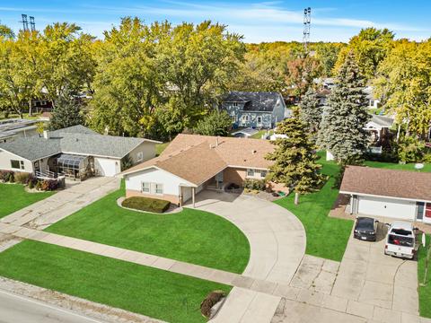 1260 Reckinger Rd, Aurora, IL 60505 photo 4