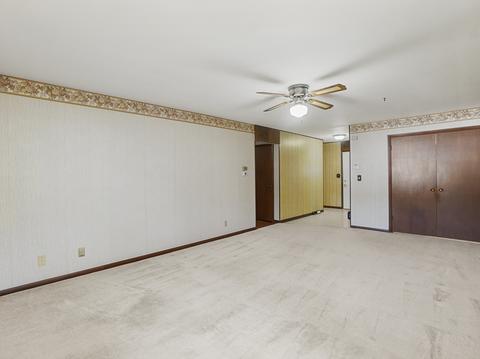 1260 Reckinger Rd, Aurora, IL 60505 photo 8