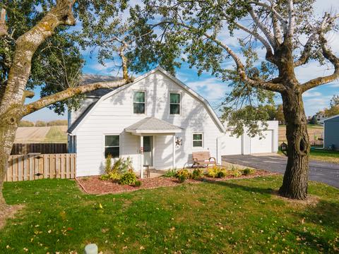 404 W North St, Danvers, IL 61732 photo 1