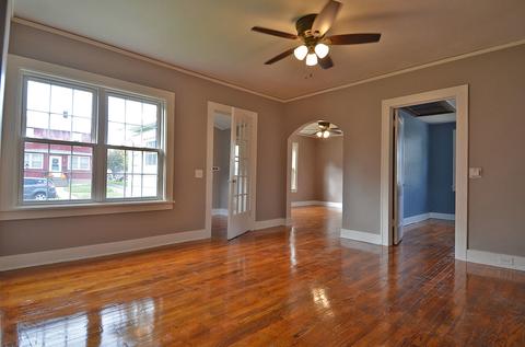 526 Chambers St, Ottawa, IL 61350 photo 2