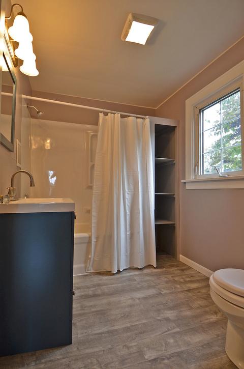 526 Chambers St, Ottawa, IL 61350 photo 9
