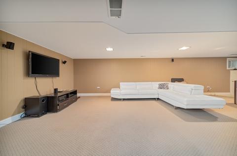 685 Jill Ct, Des Plaines, IL 60018 photo 13