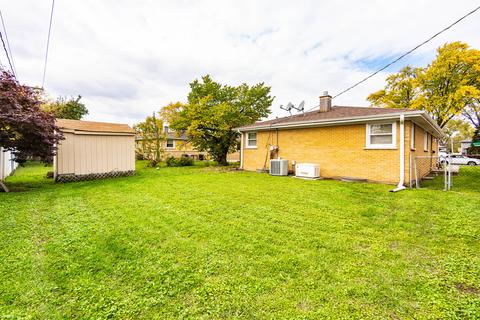 685 Jill Ct, Des Plaines, IL 60018 photo 15