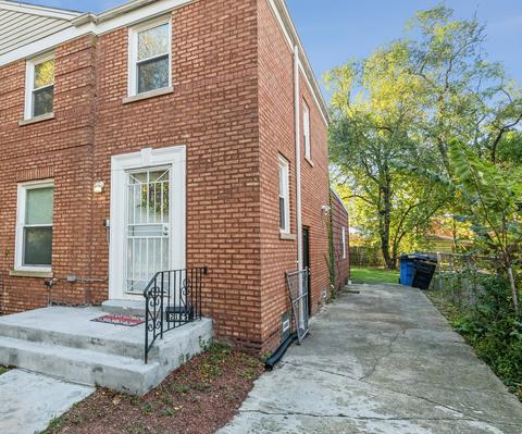 2115 E 98th St, Chicago, IL 60617 photo 1
