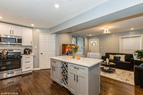 2115 E 98th St, Chicago, IL 60617 photo 3
