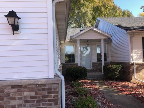3113 Marquette Rd, Peru, IL 61354 photo 2