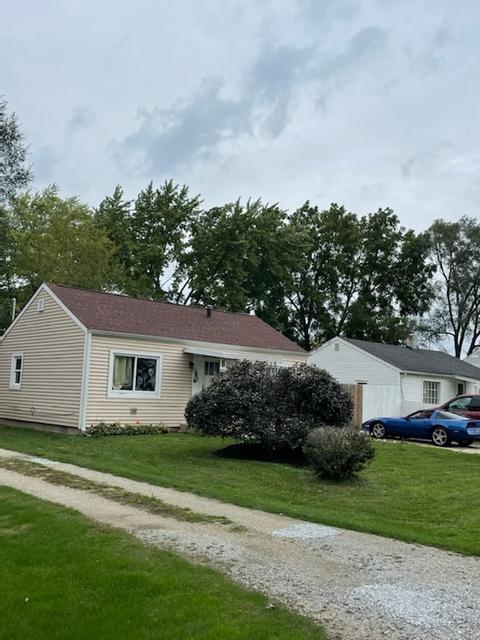 1115 Bangs St, Aurora, IL 60505 photo 2
