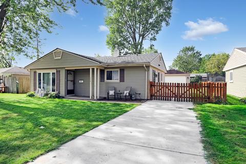 116 E Dennis Rd, Wheeling, IL 60090 photo 4