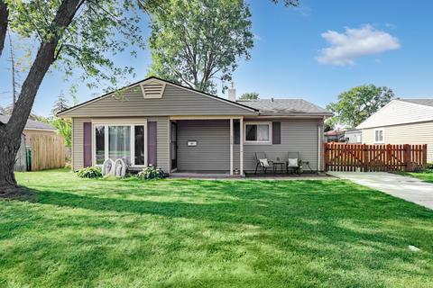 116 E Dennis Rd, Wheeling, IL 60090 photo 2