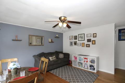 116 E Dennis Rd, Wheeling, IL 60090 photo 8