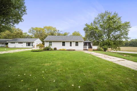 2070 E Old Pine Bluff Rd, Morris, IL 60450 photo 1