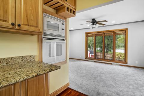 2070 E Old Pine Bluff Rd, Morris, IL 60450 photo 7