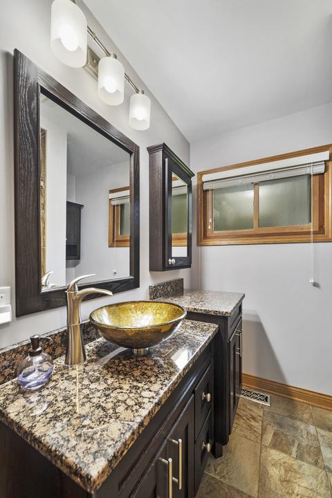2070 E Old Pine Bluff Rd, Morris, IL 60450 photo 16