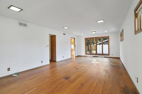 1033 E 8th St, Lockport, IL 60441 photo 5