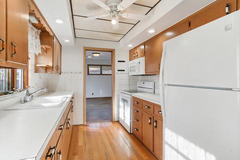 1033 E 8th St, Lockport, IL 60441 photo 7