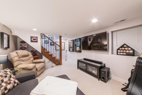 2102 Halsey Dr, Des Plaines, IL 60018 photo 17