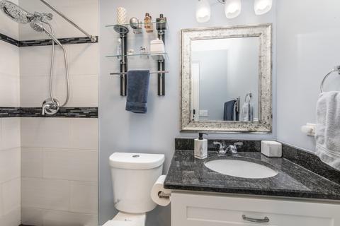 2102 Halsey Dr, Des Plaines, IL 60018 photo 12