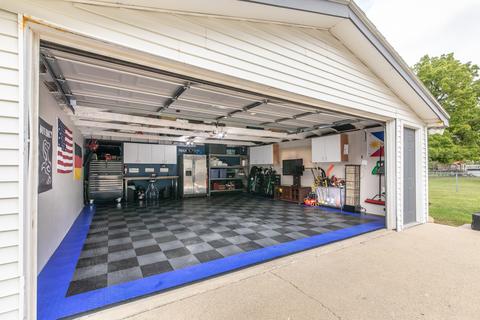 2102 Halsey Dr, Des Plaines, IL 60018 photo 25